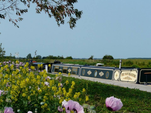 Riverside moorings for narrowboats